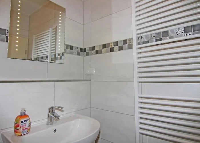 In Lemkenhafen For 2 Personen Apartment *